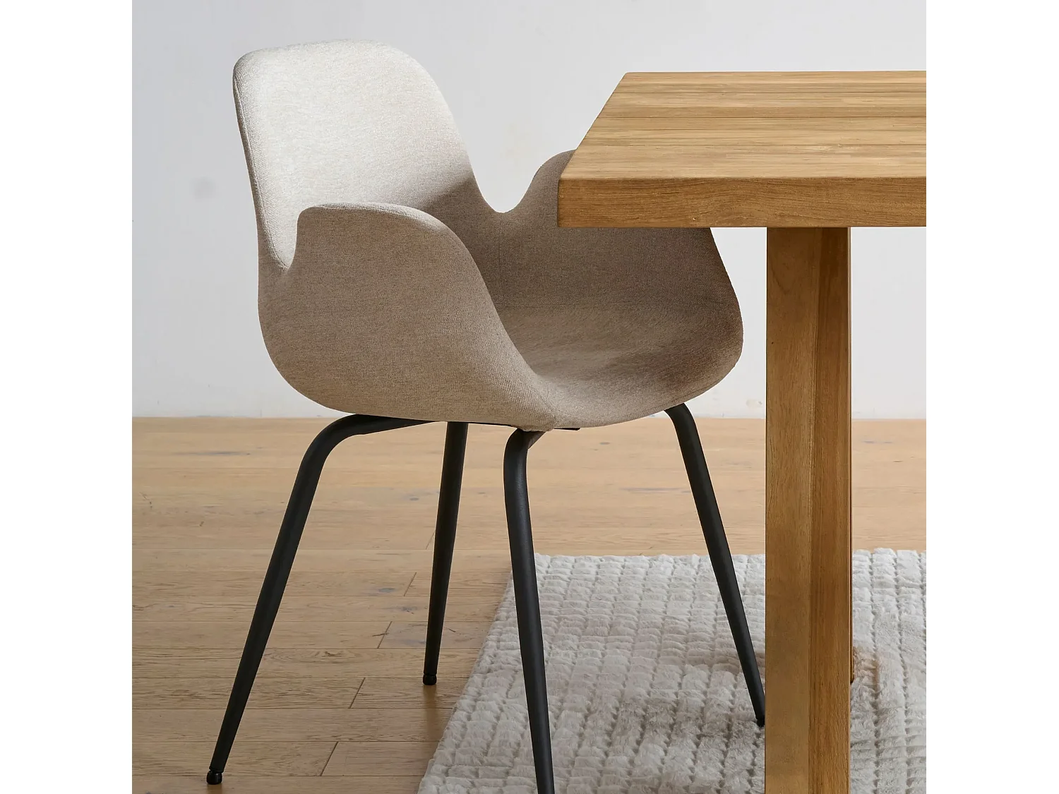Chaises de salle à manger à accoudoirs beige clair (lot de 2) - BETINA