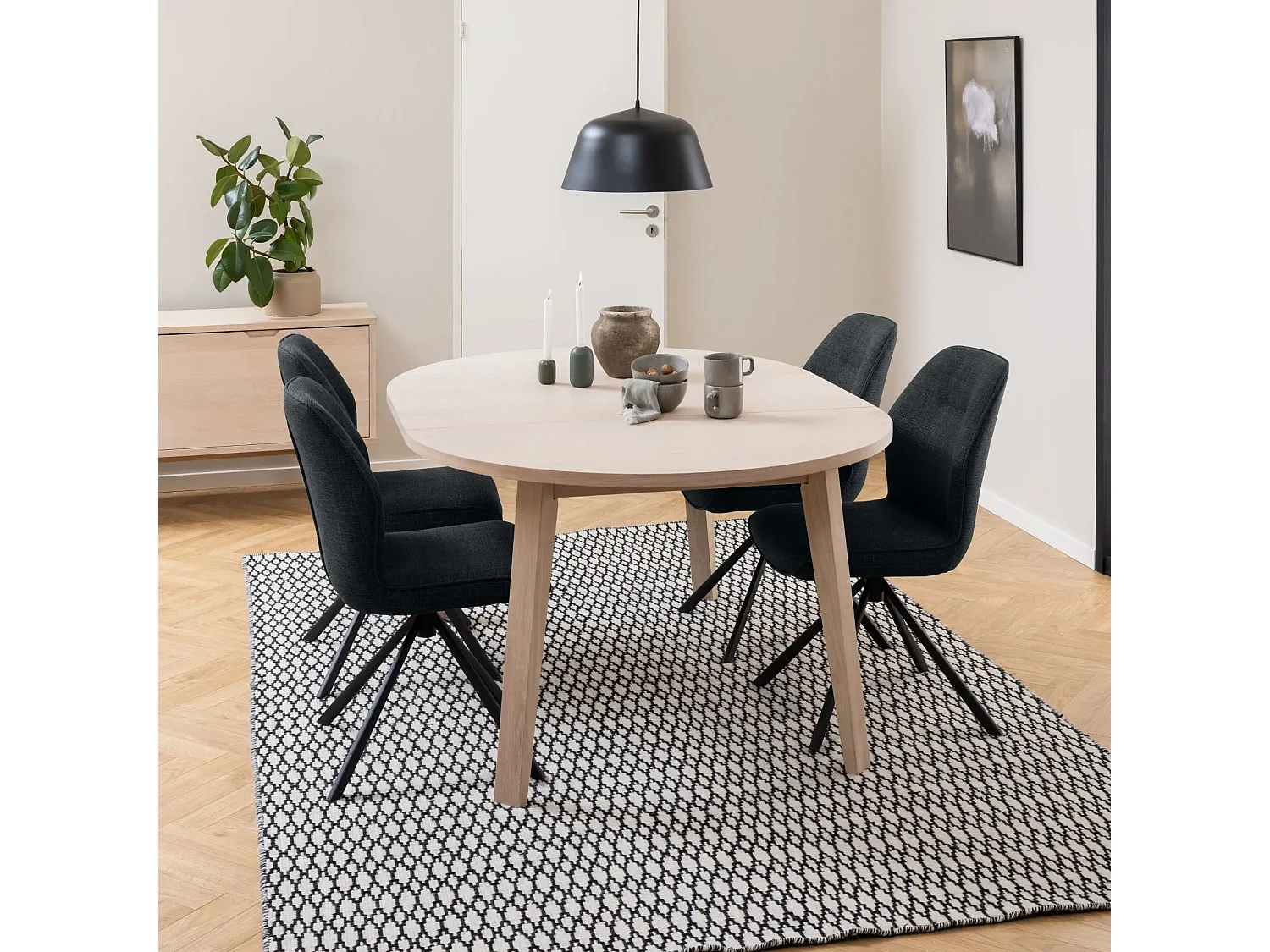 Table ronde extensible en chêne blanchi L120/220 4/8 places - ALISIA