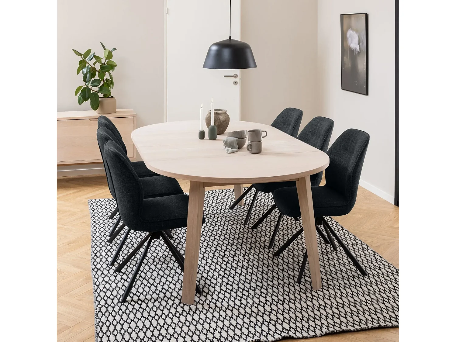 Table ronde extensible en chêne blanchi L120/220 4/8 places - ALISIA