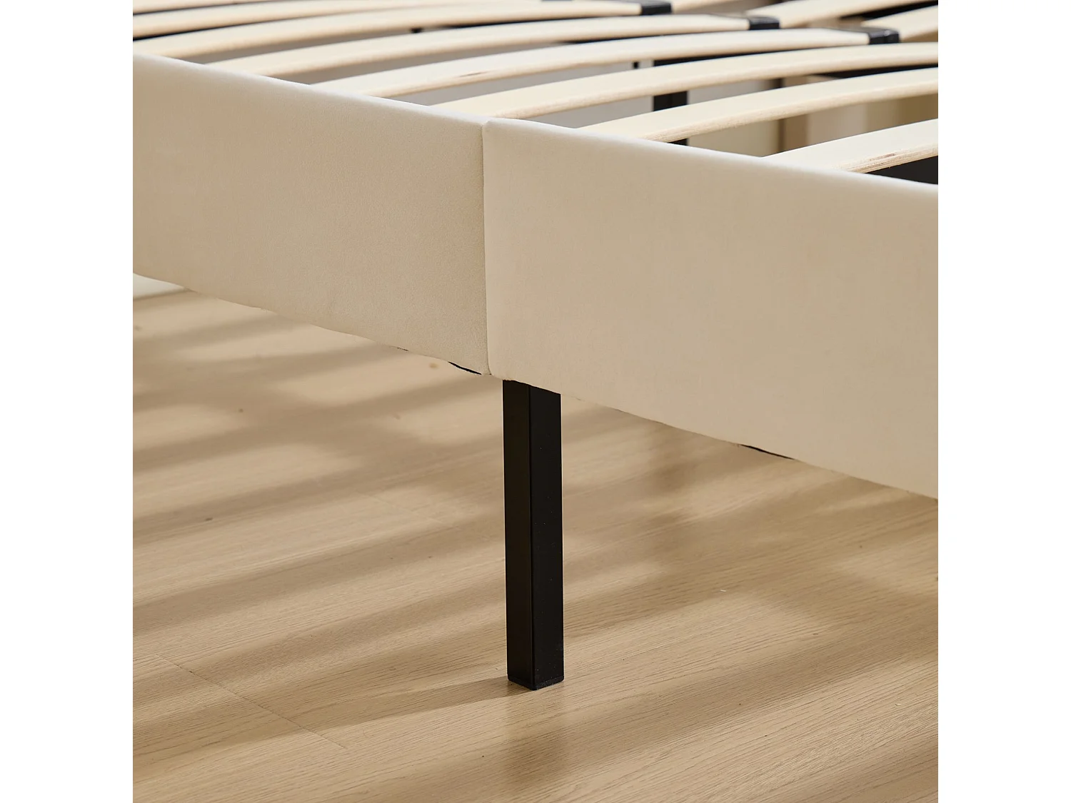Lit adulte 140x200 cm avec tête de lit réglable, sommier à lattes en bois, en velours, beige, sans matelas