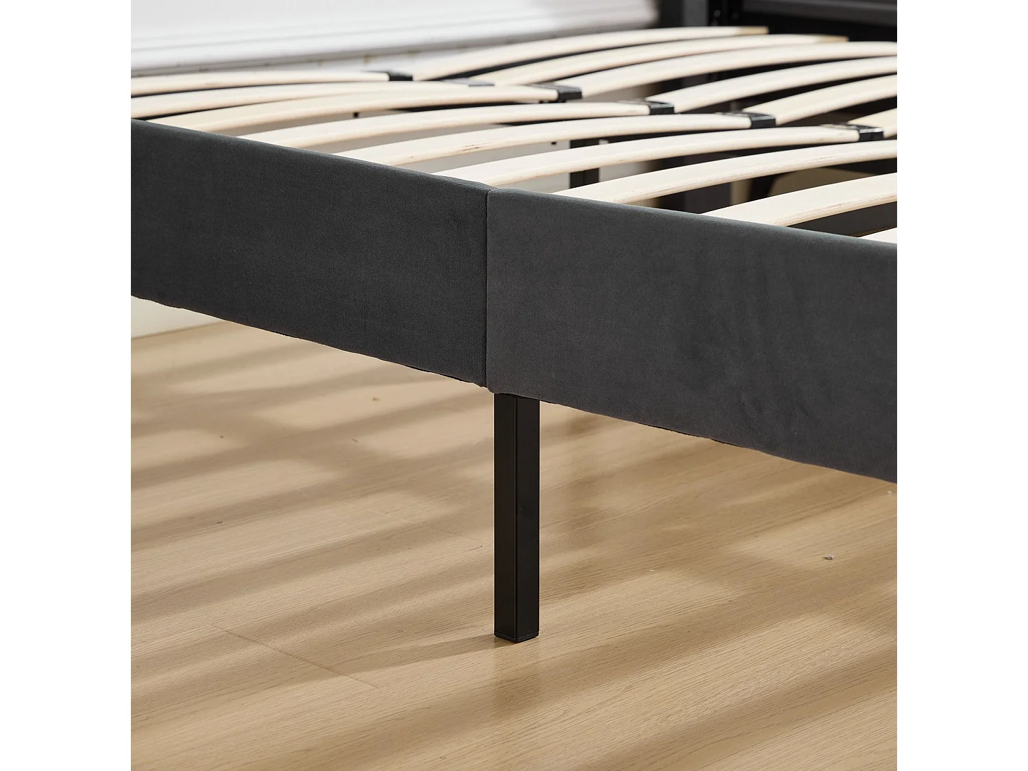 Lit adulte 140x200 cm avec tête de lit réglable, sommier à lattes en bois, en velours, gris, sans matelas