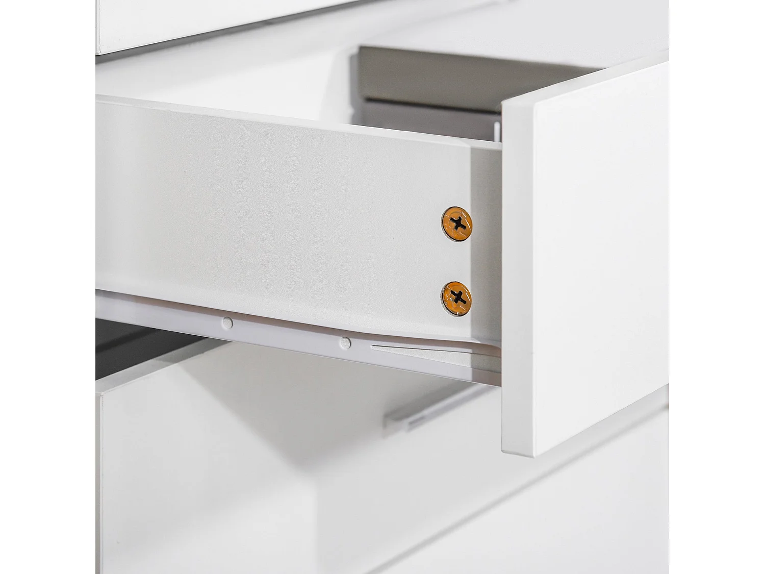 Ziroma White 4 Drawer Chest MDF and Metal Water Repellent Finish