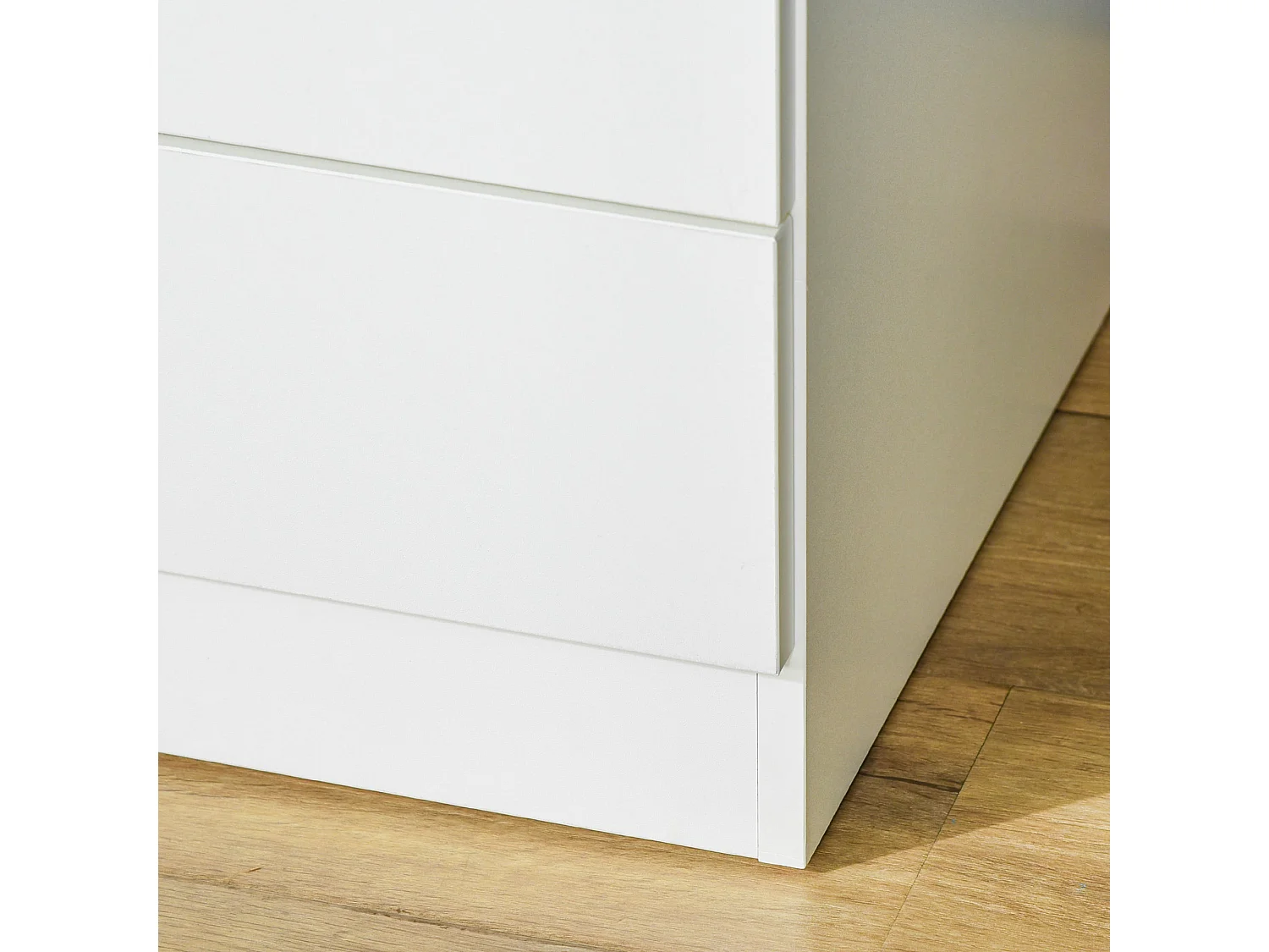 Ziroma White 4 Drawer Chest MDF and Metal Water Repellent Finish