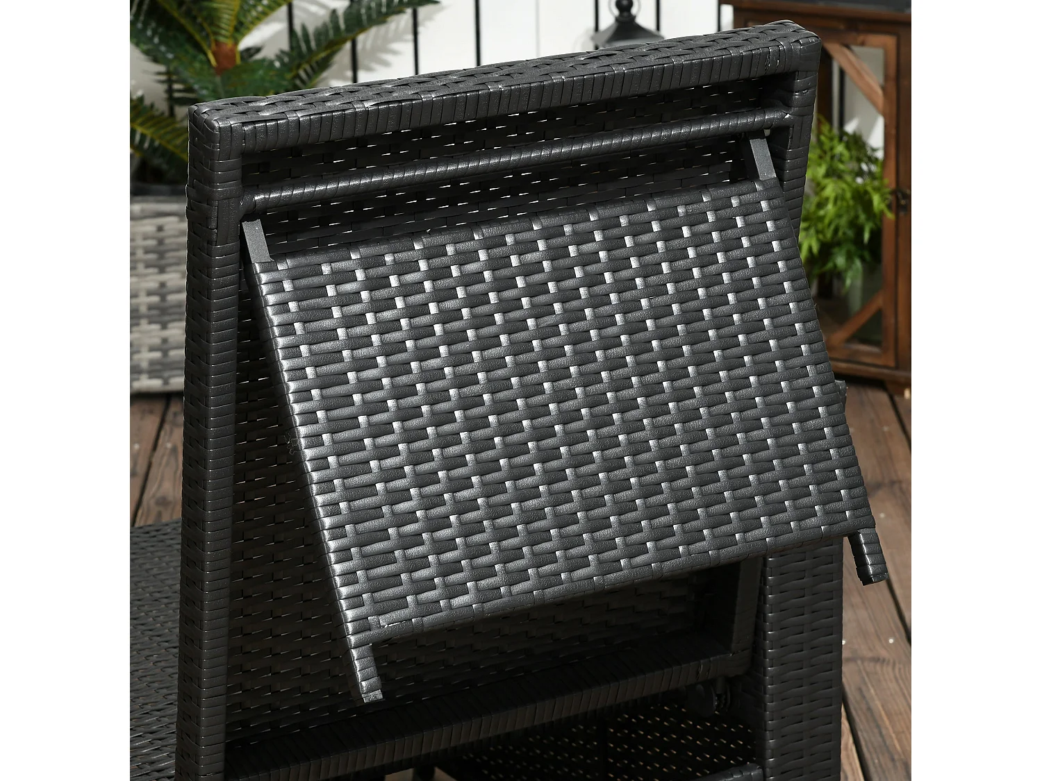 Niludo 5 Piece Adjustable Reclining Rattan Set Black and Beige