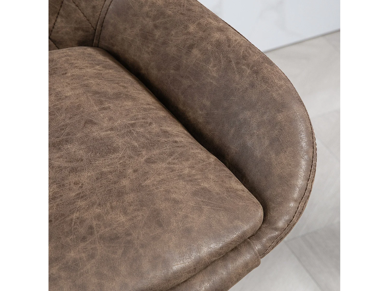 Lenozzo Faux Leather Brown Set of 2 Retro Bar Stools with Padded Seats