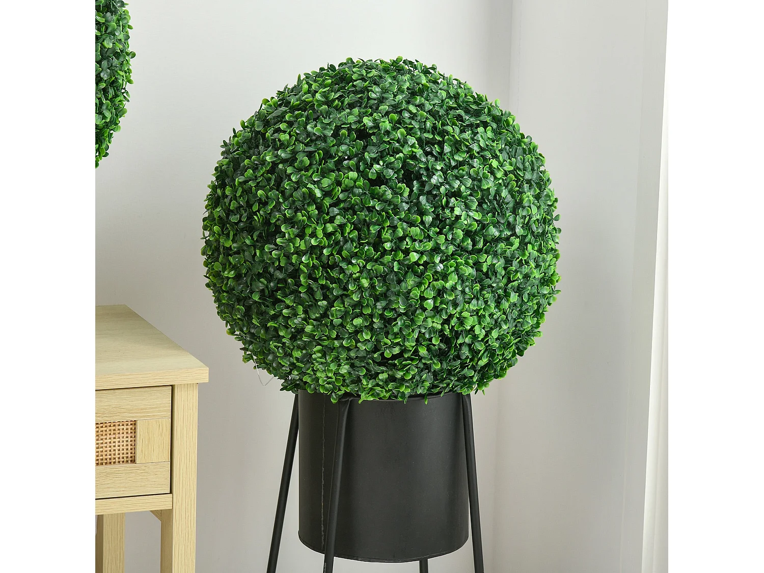 Tasa Halo Pair of Artificial Boxwood Ball Plants 40cm Green Finish