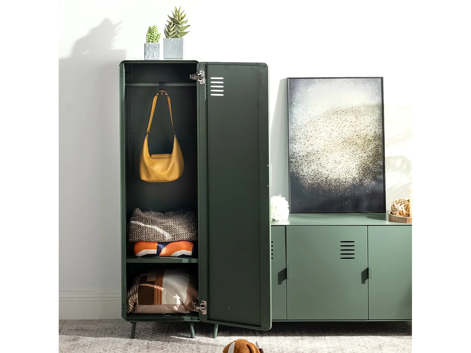 WALNUT - Armoire métallique de rangement 1 porte avec 2 niveaux et barre de penderie industrielle en vert