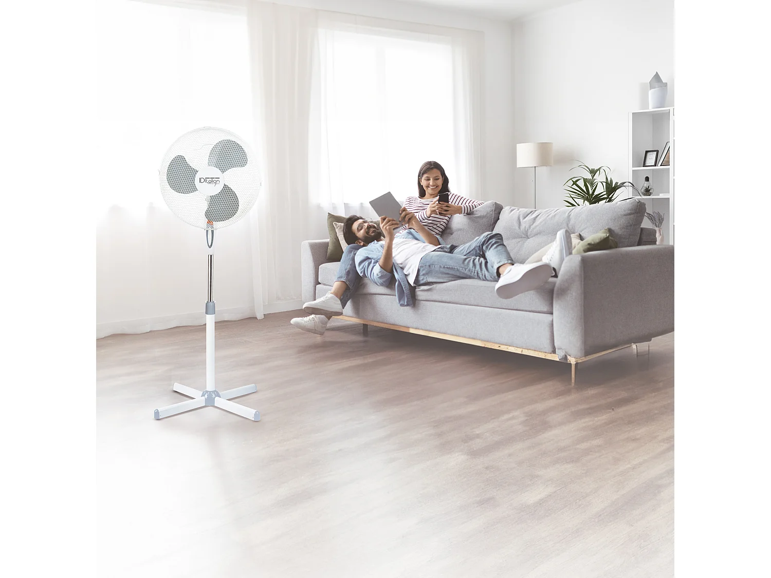 Ventilador de pie blanco Italian Design 45 W oscilante y regulable en altura
