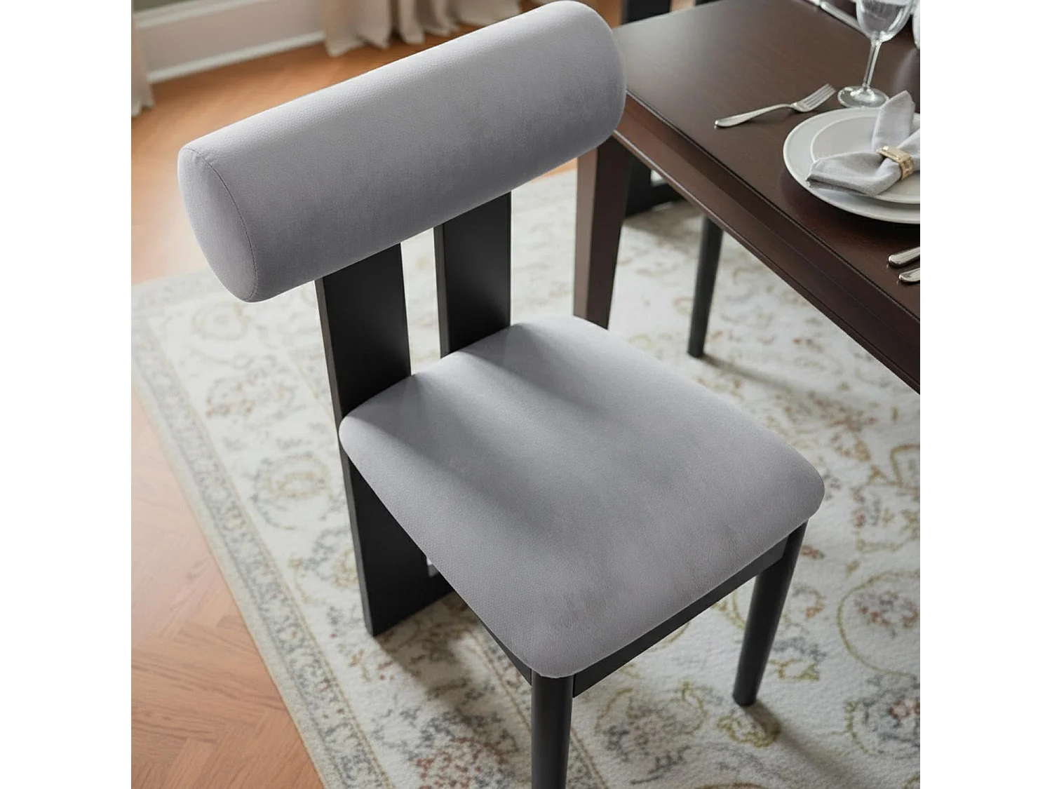 Chaise de salle à manger style intemporel Tuboli Bois Noir et Velours Gris