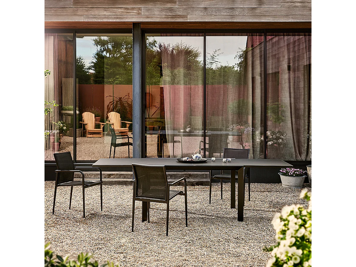 Table de jardin en aluminium noir extensible 6/10 pers.