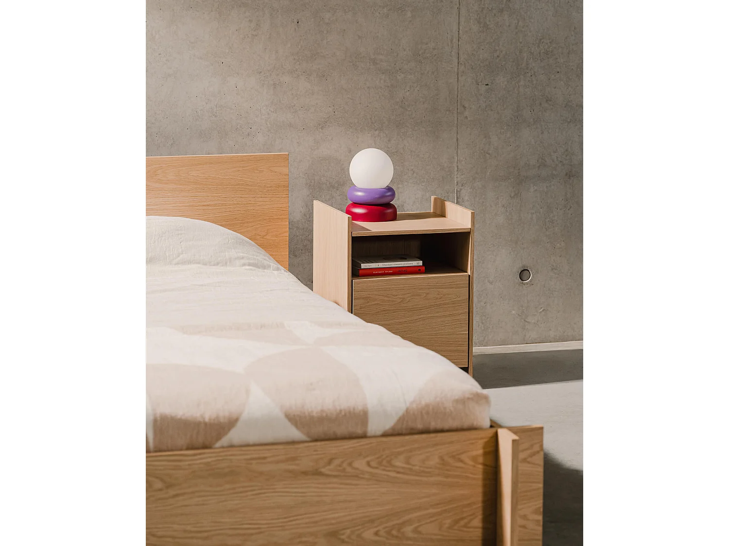 noo.ma Otem Tischlampe - stromlinienförmiges Design, warmes Licht, handlich