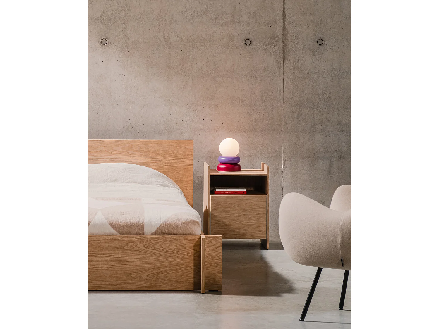 noo.ma Toopt Nachttisch - schlankes, funktionales Design mit viel Stauraum