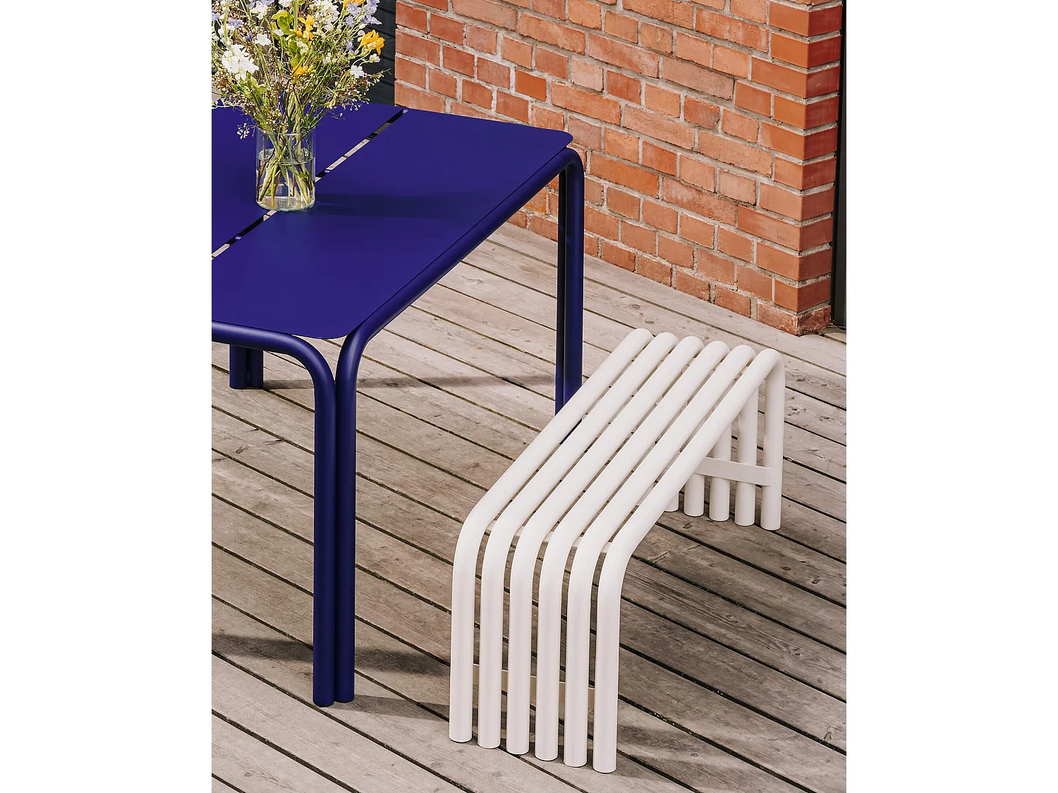 Nokk Sitzbank - wetterfeste Stahlbank für Terrasse, Balkon und Innenbereich