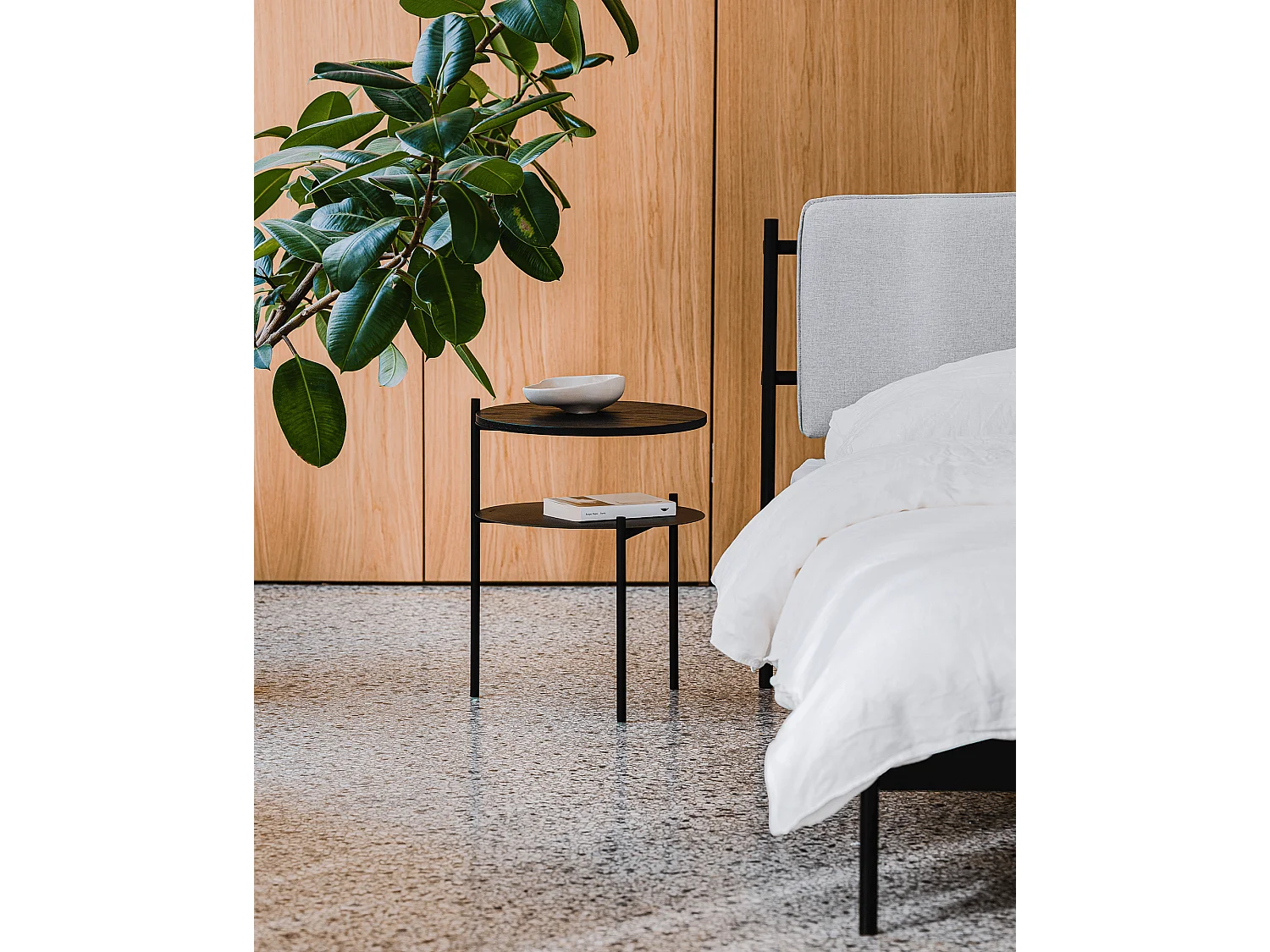 Table de chevet Tu - petite table d'appoint ronde en placage, légère et pratique