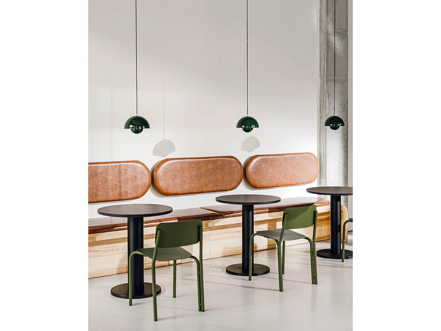 Sool Cafétafel 65 cm - rond fineerblad eiken, stalen onderstel