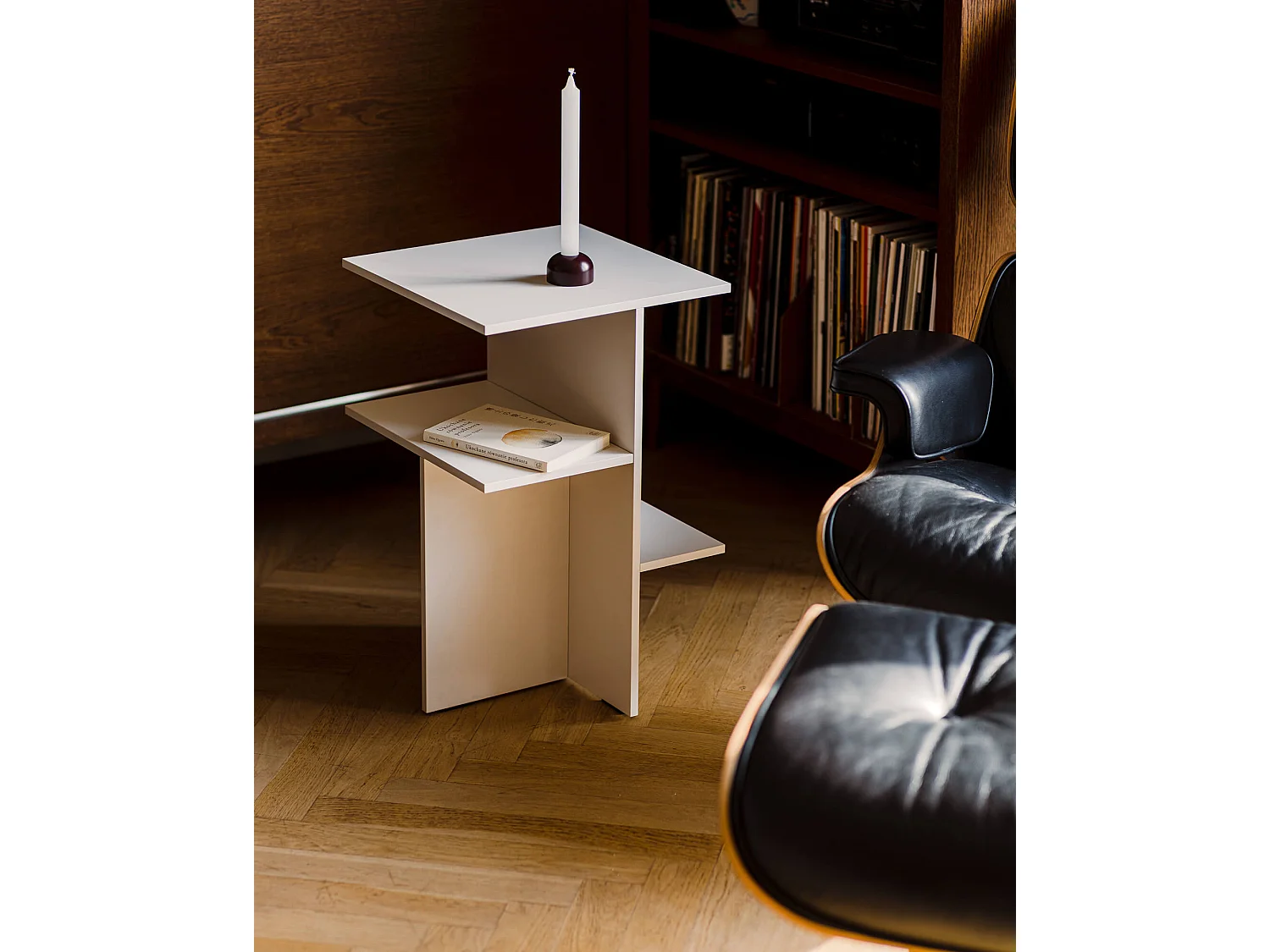 Atik - Comodino moderno asimmetrico in legno, colore Vulcano Black