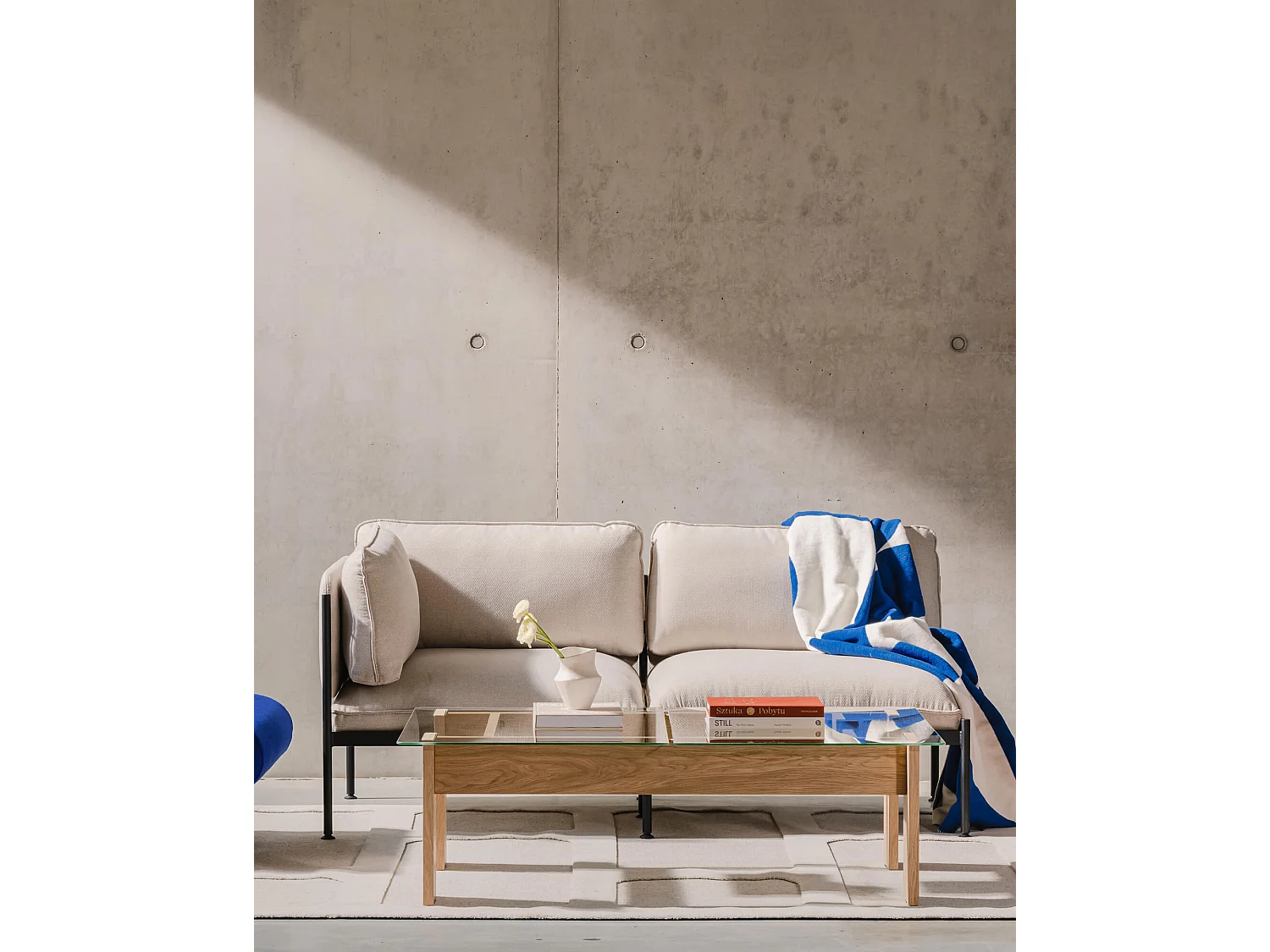 Table basse Naiko - plateau en verre, structure chêne, design minimaliste et intemporel