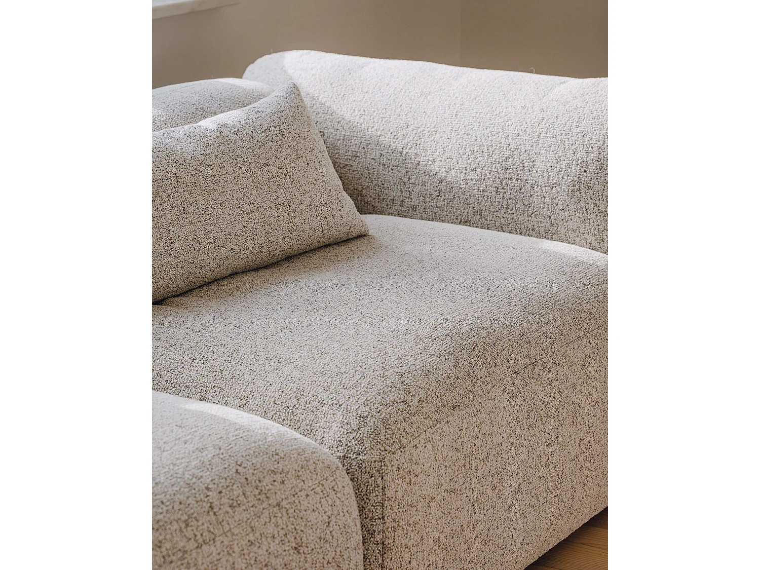 Canapé Yaro 4 places - tissu 100% polyester, assise moelleuse, convertible