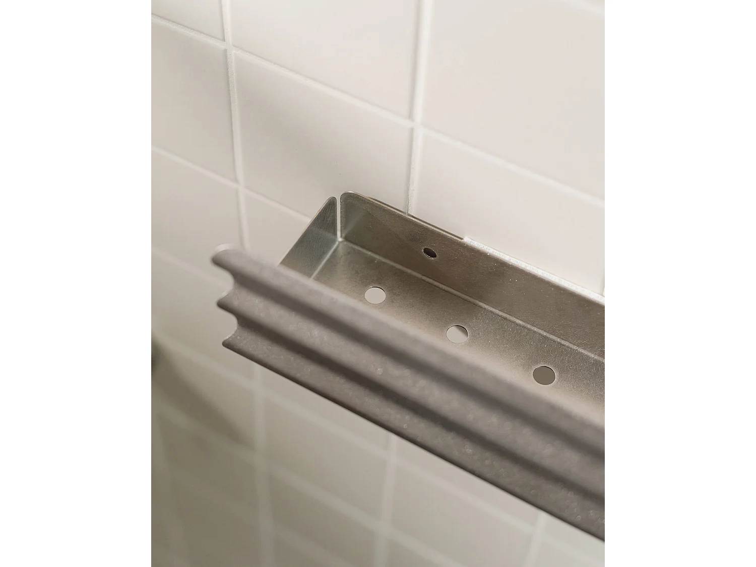 Étagère de douche Olbi en acier inoxydable - rangement drainant pour shampoings et soins