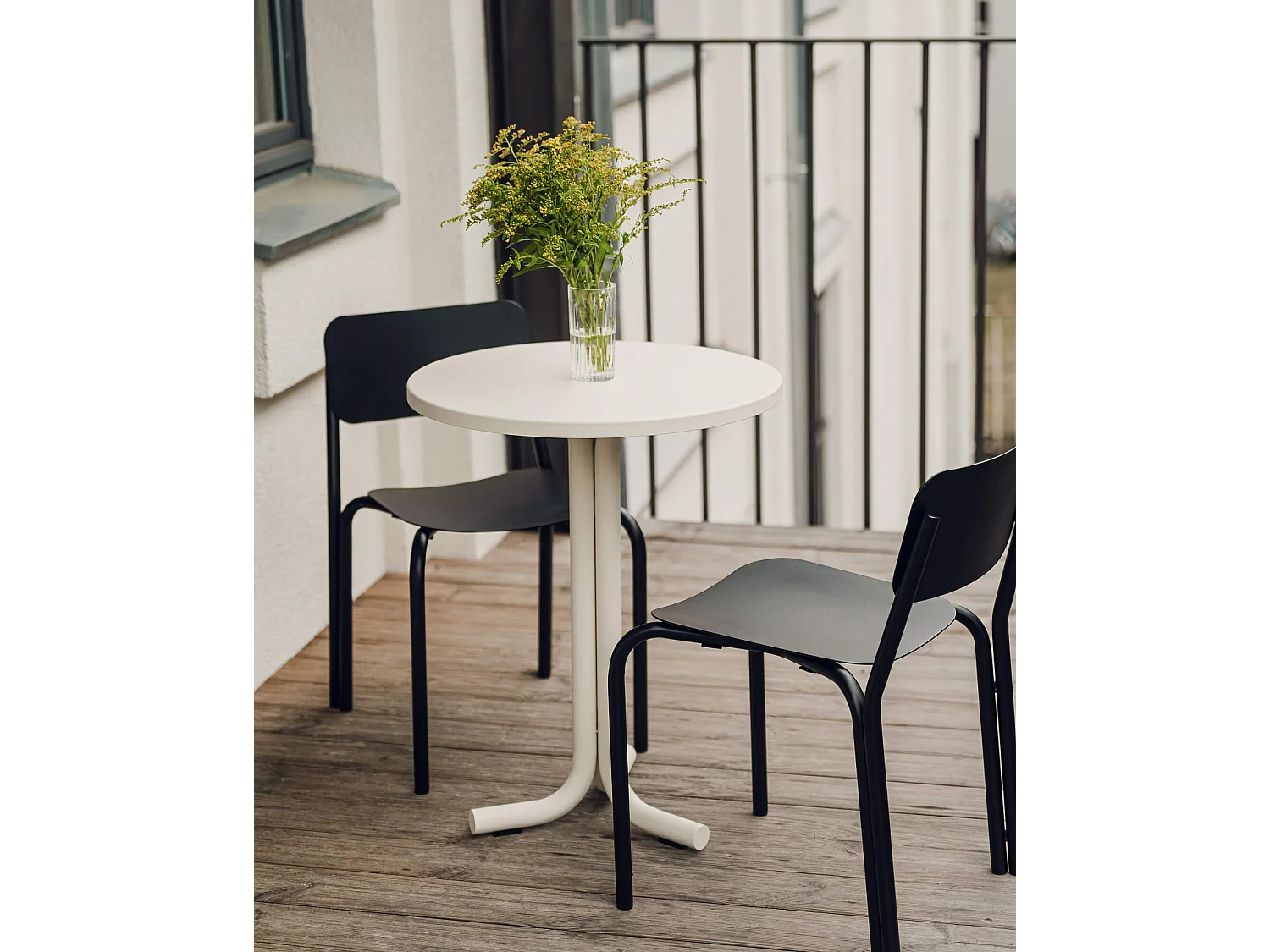 Table de bistrot Nokk - acier galvanisé 59 x 59 x 73 cm, usage intérieur et extérieur