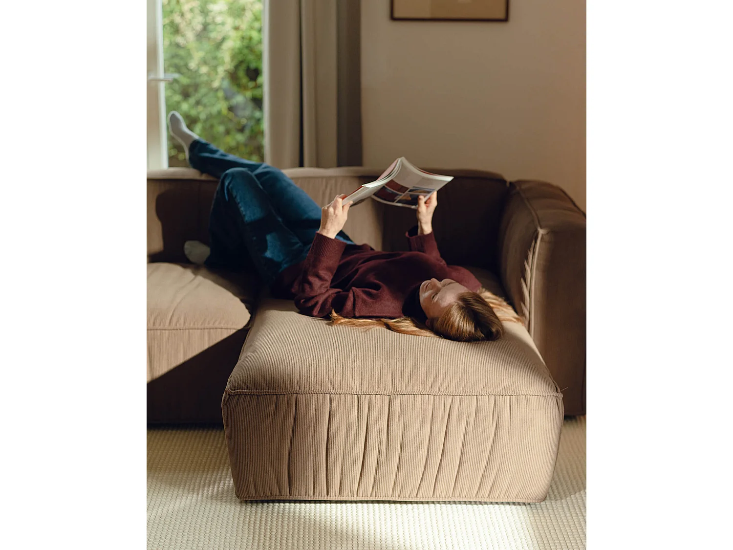 Canapé-lit 3 places Lobi par noo.ma - velours côtelé mocha, couchage 140x190 cm
