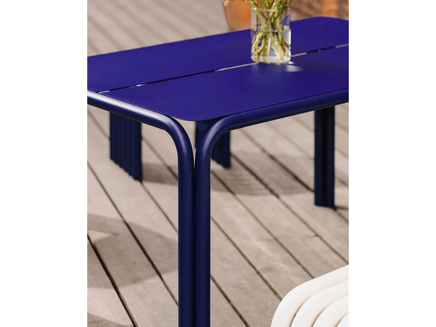 Table Nokk - table en acier durable intérieur et extérieur, design épuré