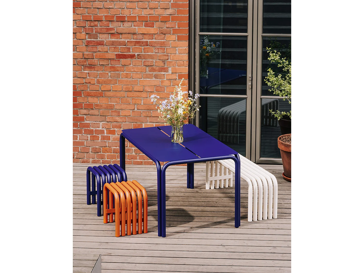 Table Nokk - table en acier durable intérieur et extérieur, design épuré