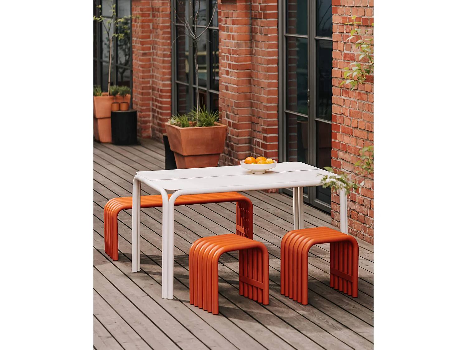 Table Nokk - table en acier durable intérieur et extérieur, design épuré