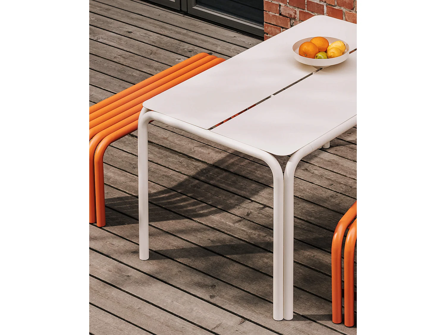 Table Nokk - table en acier durable intérieur et extérieur, design épuré