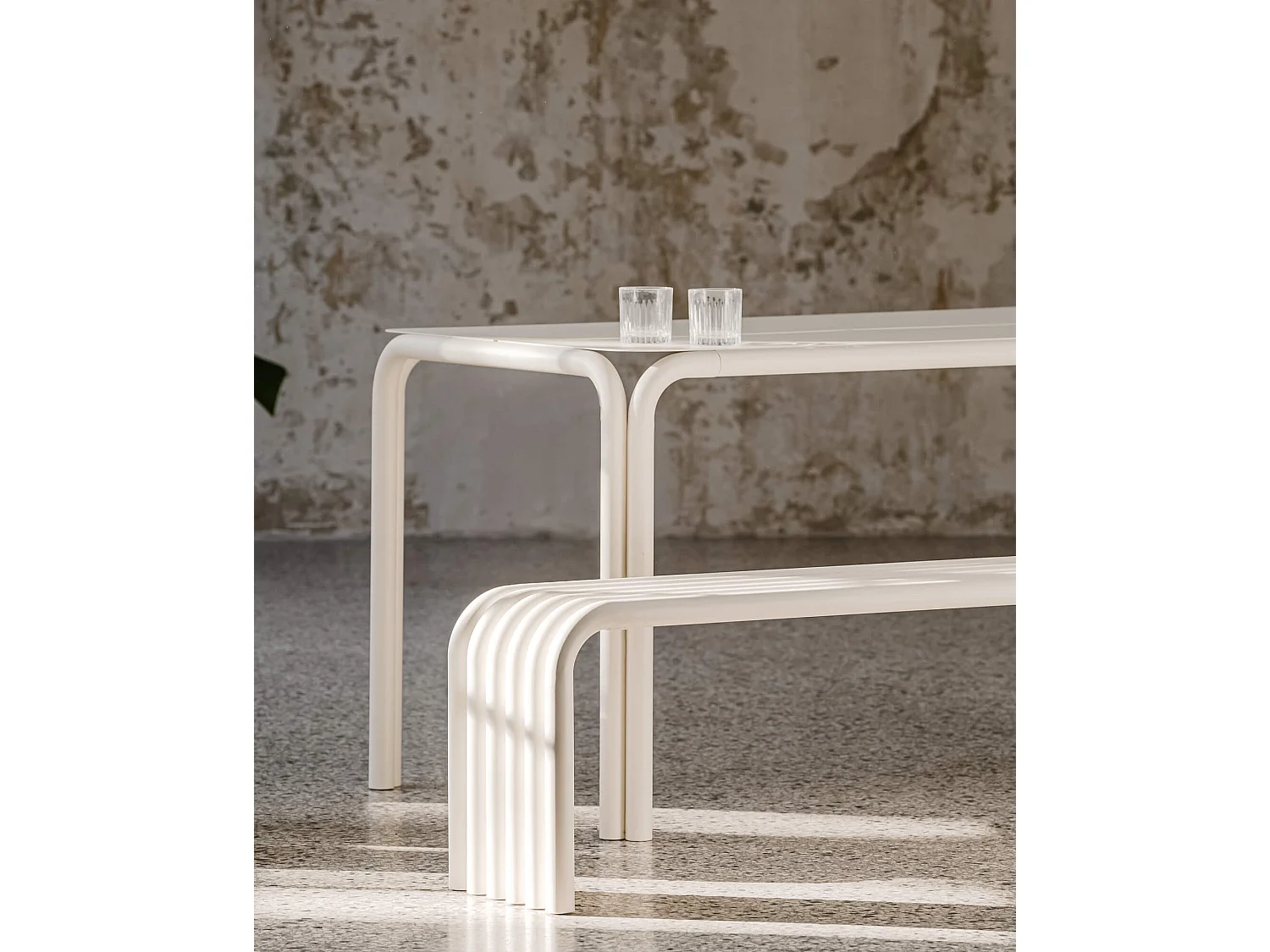 Table Nokk - table en acier durable intérieur et extérieur, design épuré