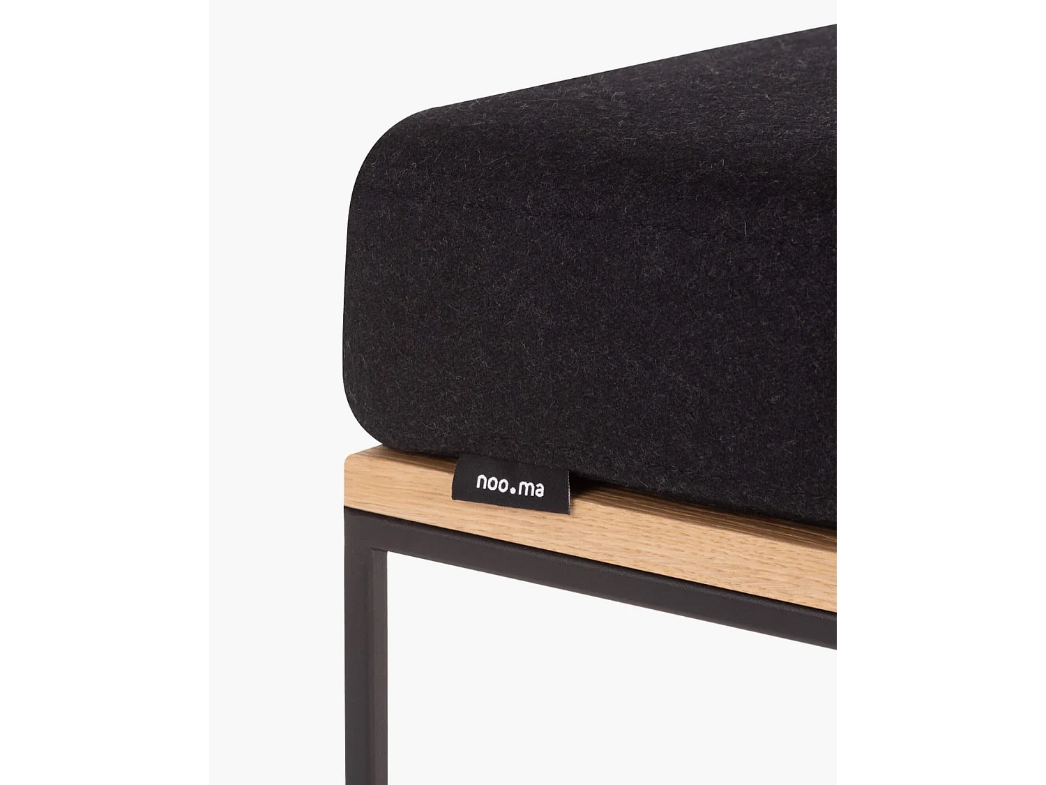 Pouf Feo - pouf carré minimaliste en chêne noir avec coussin en laine