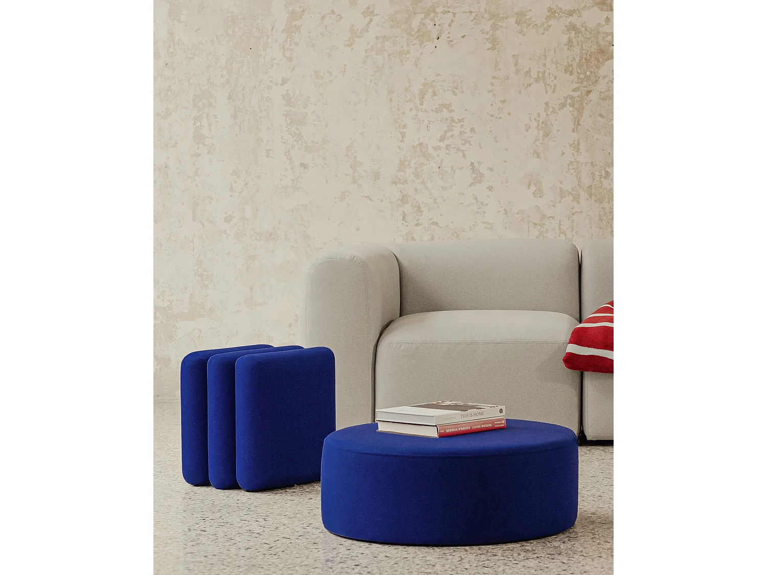 Pouf Folk grand - noo.ma, pouf carré minimaliste en tissu haute qualité 70x70x25 cm