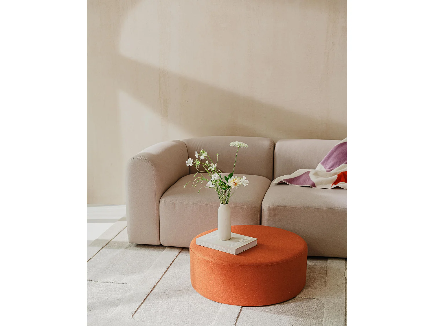 Pouf Folk grand - noo.ma, pouf carré minimaliste en tissu haute qualité 70x70x25 cm