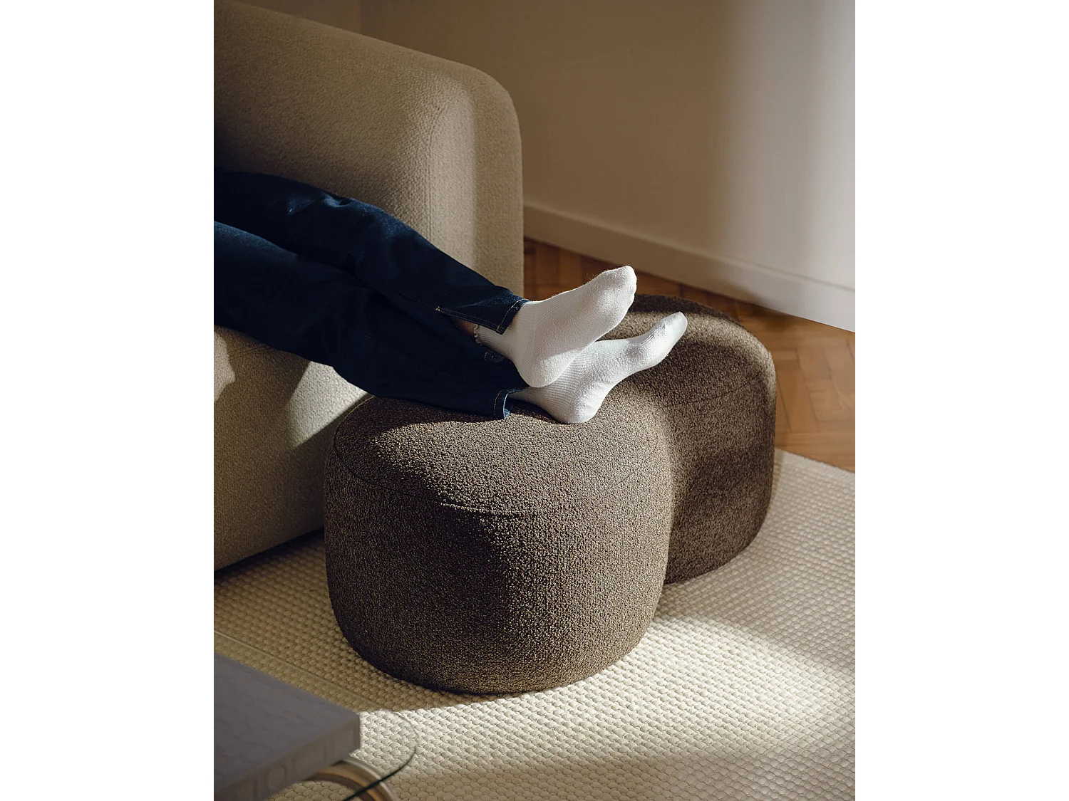 Umbo Pouf noo.ma, moderner Sitzpouf aus Polyester, 88 x 50 x 36,50 cm