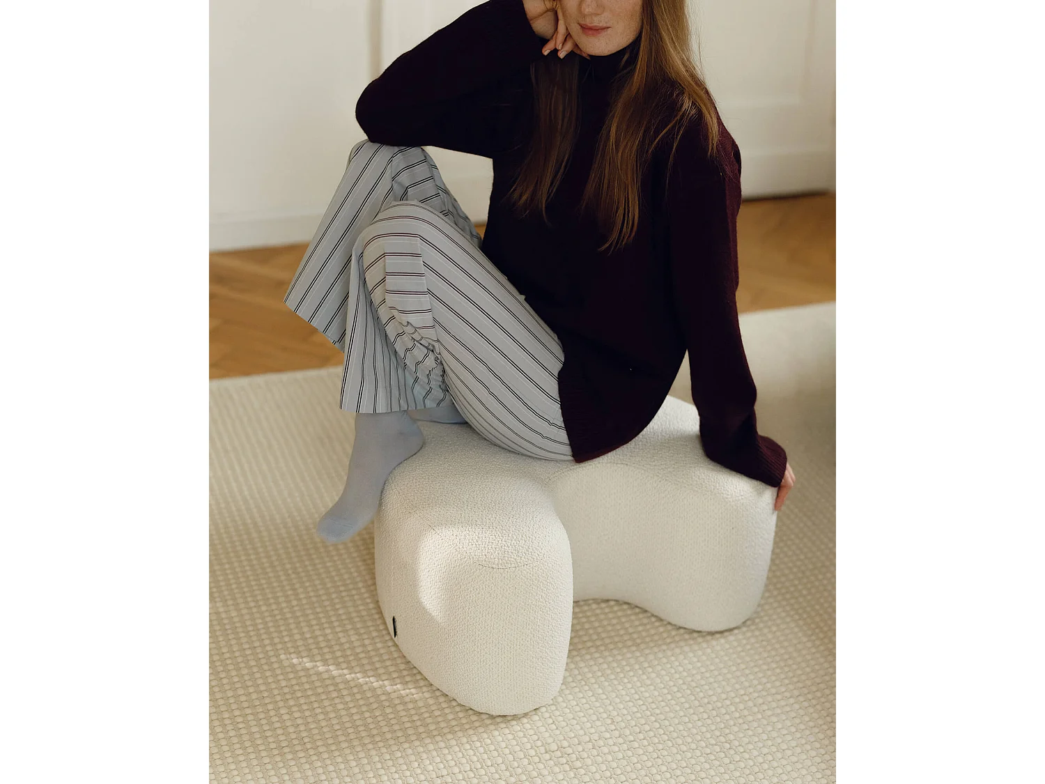 Ü Pouf - pouf contemporain en laine, finition artisanale