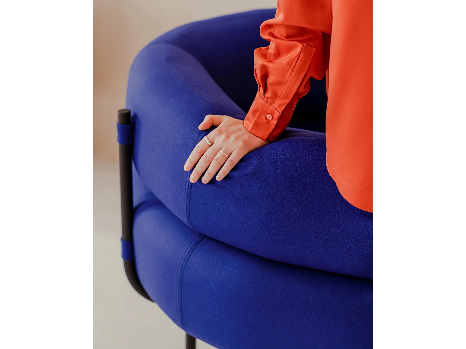 noo.ma Ubi fauteuil - ronde moderne stoel, Blueberry Pie wolblend, vaste zit