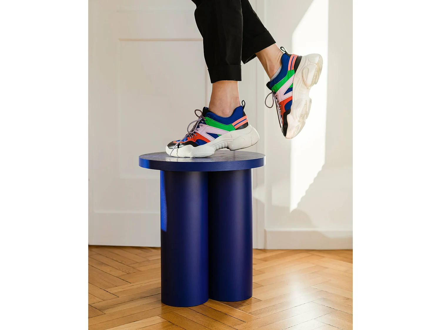 Tabouret Oly - rond blanc minimaliste, multifonction