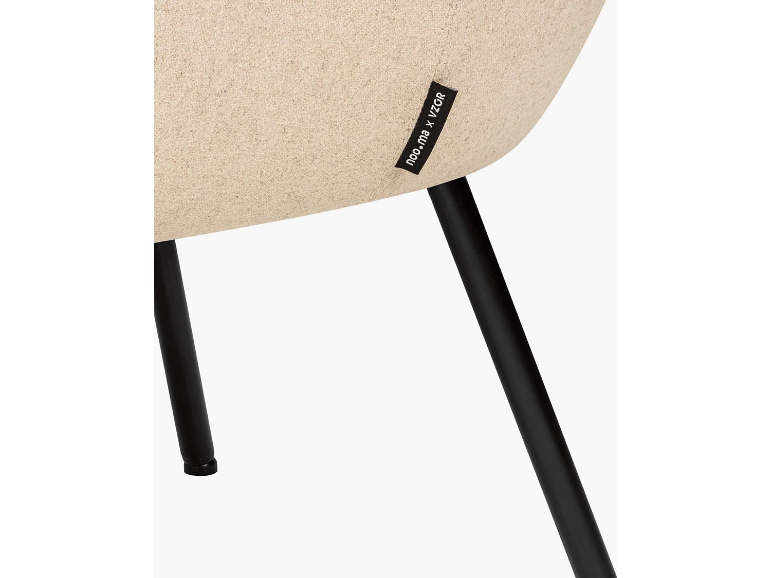 RM58 Fauteuil - heruitgave Roman Modzelewski, gewatteerde stoel met wollen bekleding