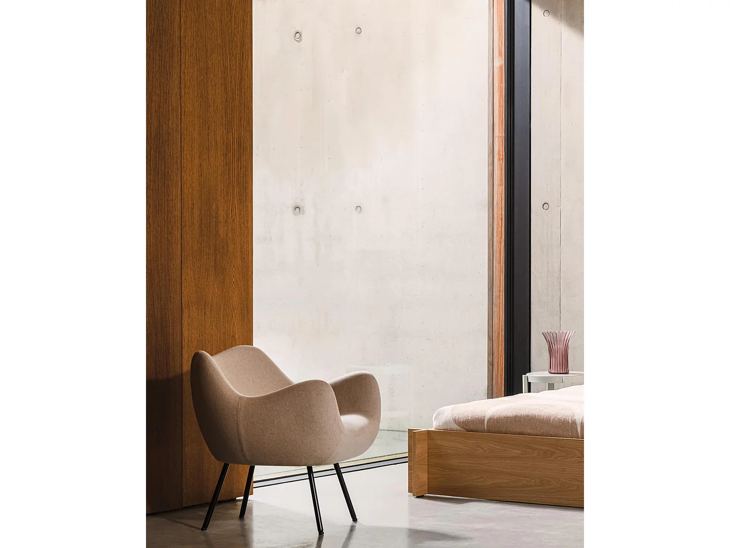 RM58 Fauteuil - heruitgave Roman Modzelewski, gewatteerde stoel met wollen bekleding