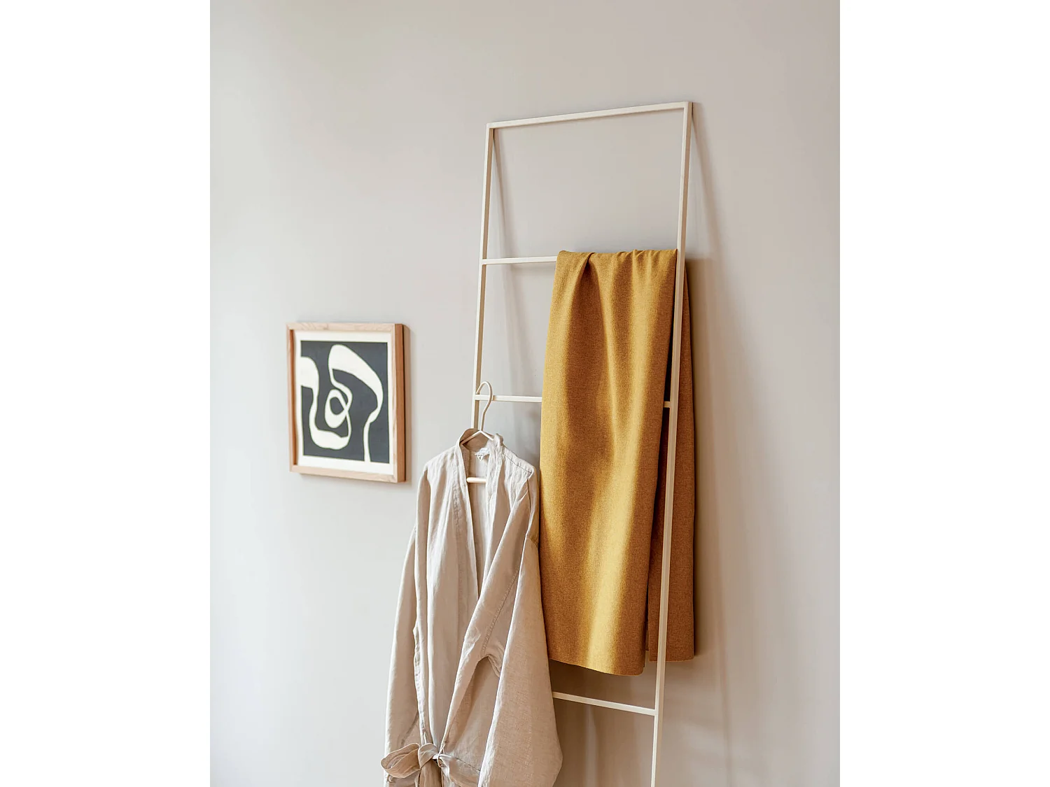 Échelle de rangement Tows - porte-serviettes et porte-manteau élégant
