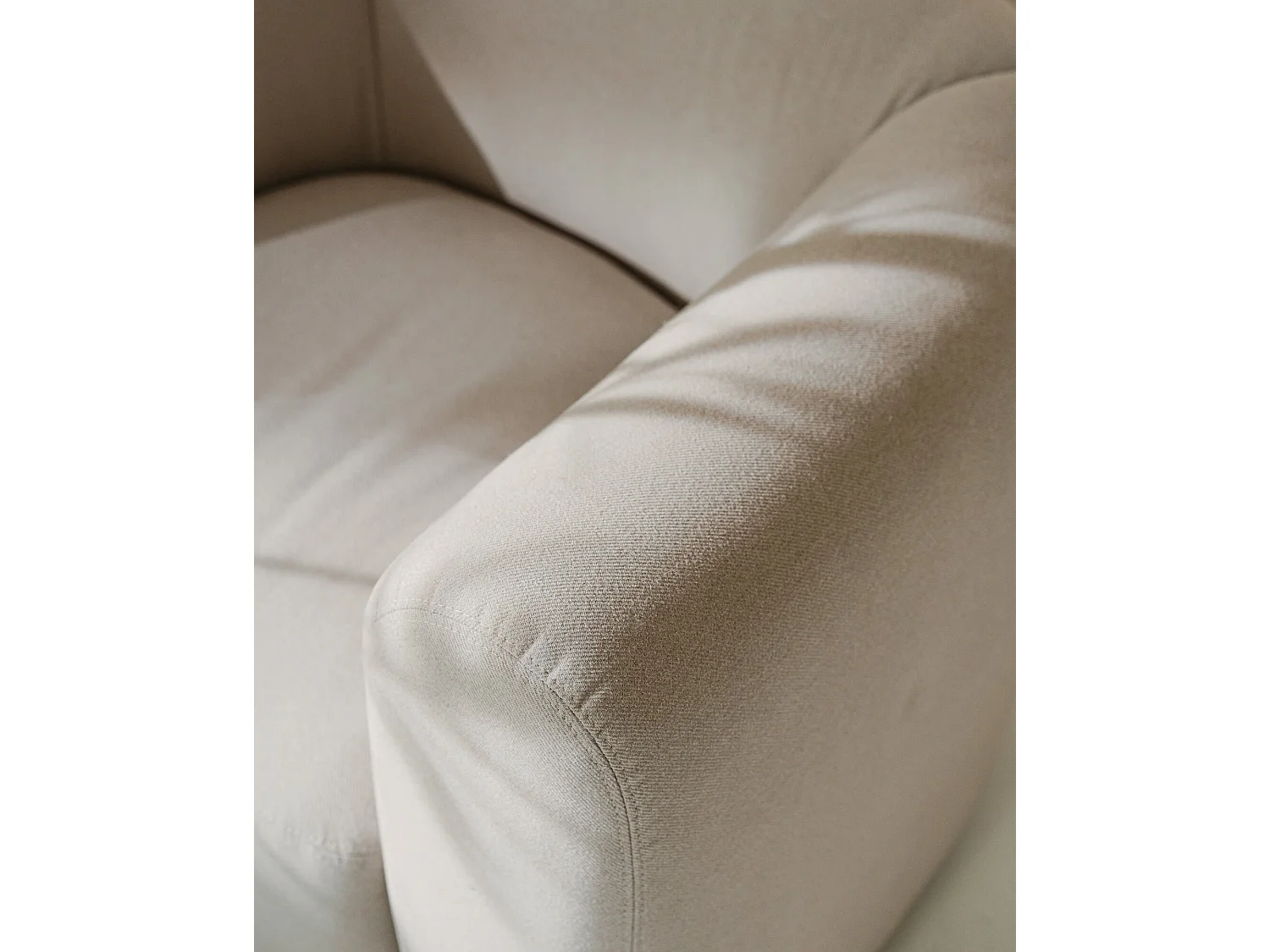 Poltrona Flom moderne en velour Cloud Beige