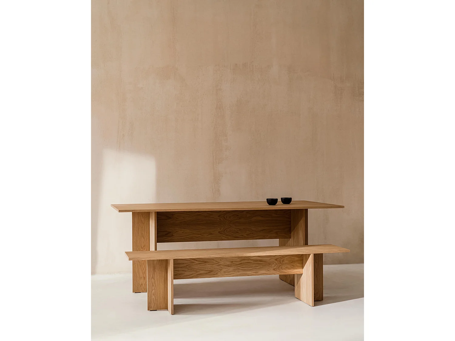 noo.ma Table Hett 190 cm - Chêne plaqué, design épuré