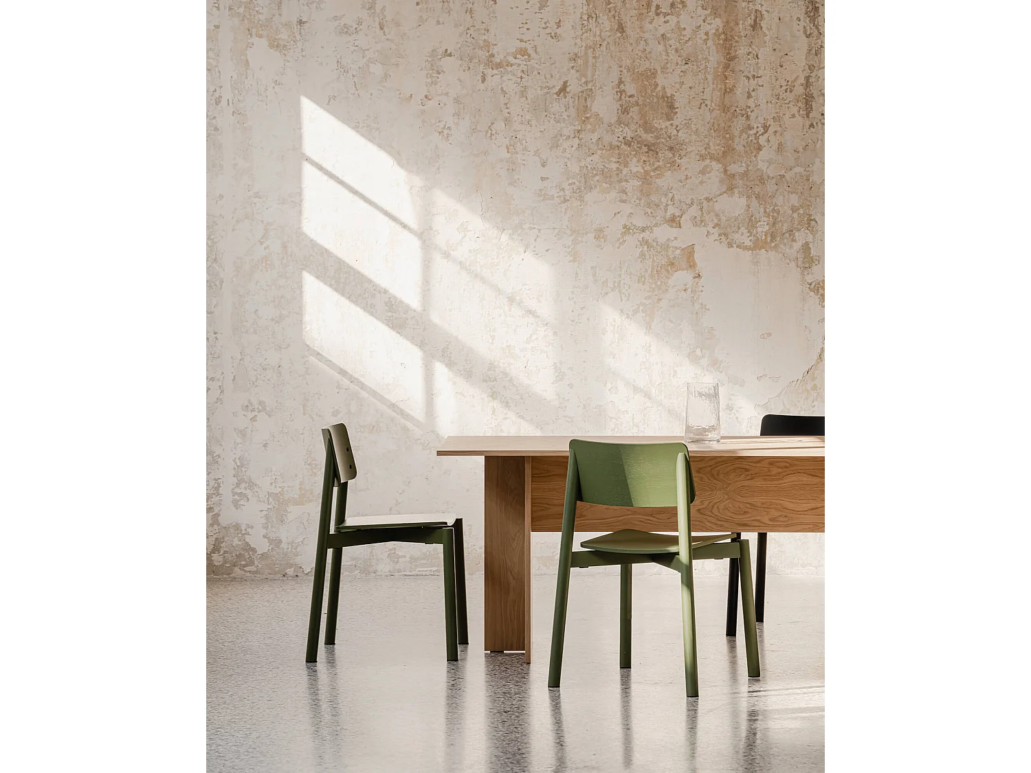 noo.ma Table Hett 190 cm - Chêne plaqué, design épuré