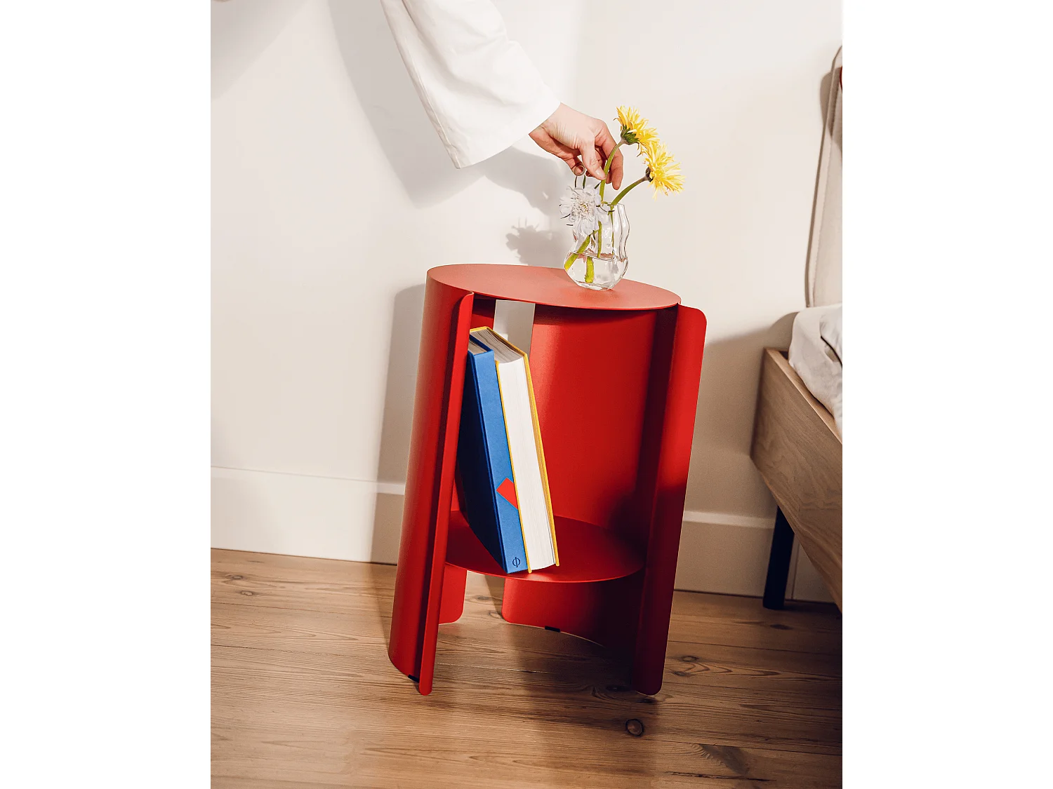 noo.ma Table d'appoint Wa en acier époxy Tomato Red 32x32x50 cm