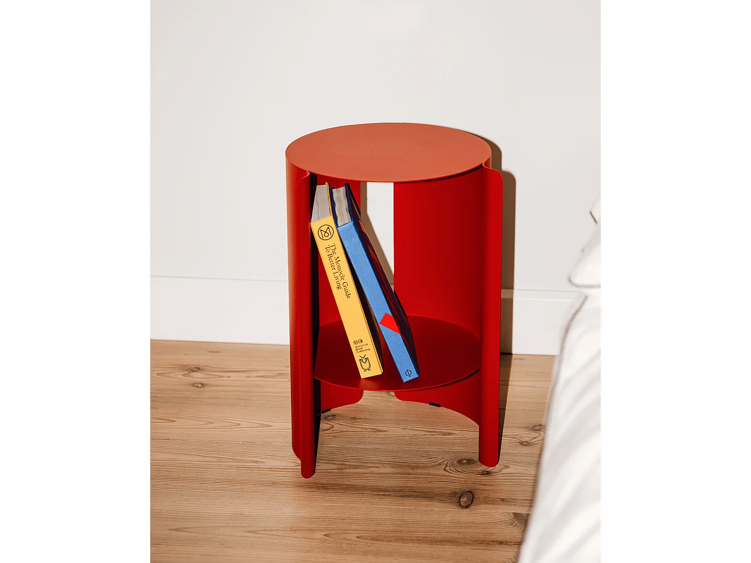 noo.ma Table d'appoint Wa en acier époxy Tomato Red 32x32x50 cm