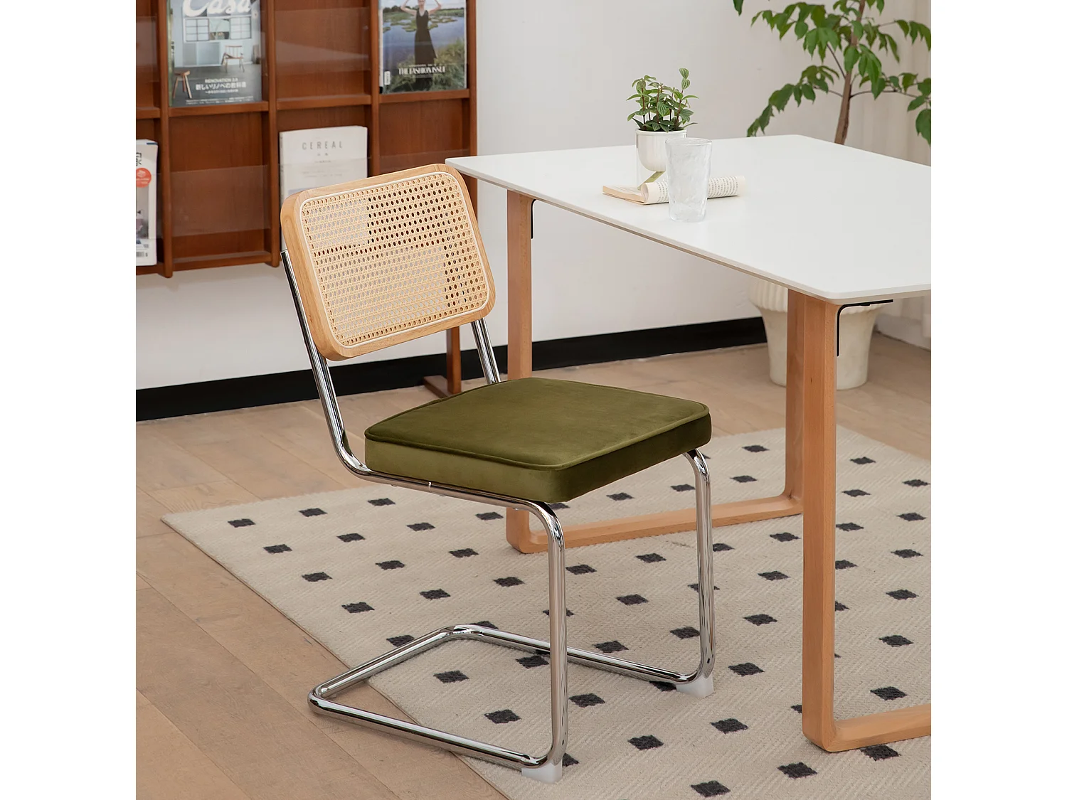 Lot de 2 chaises de salle à manger en rotin et velours - Pieds chromés - Vert