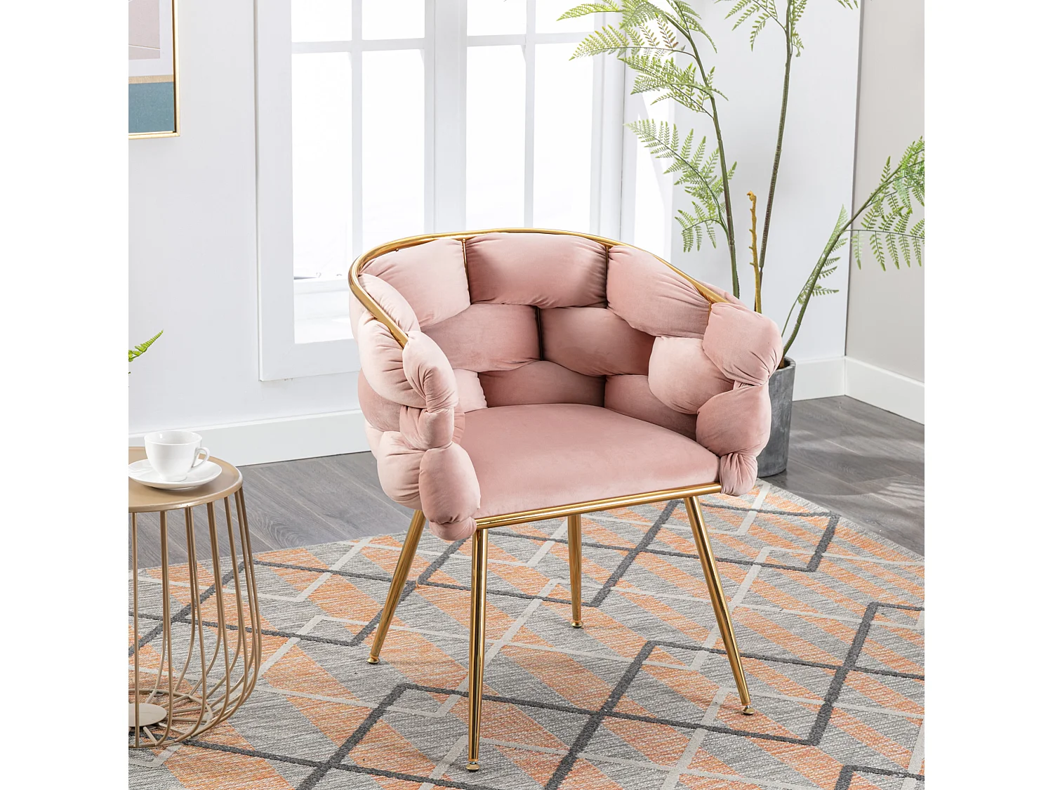Chaise en velours rose avec cadre en métal doré - Pour chambre, salon, salle à manger