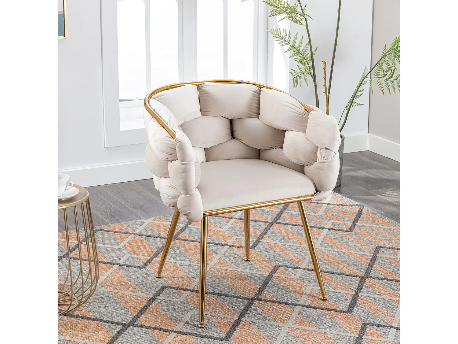 Chaise en velours beige avec cadre en métal doré - Pour chambre, salon, salle à manger