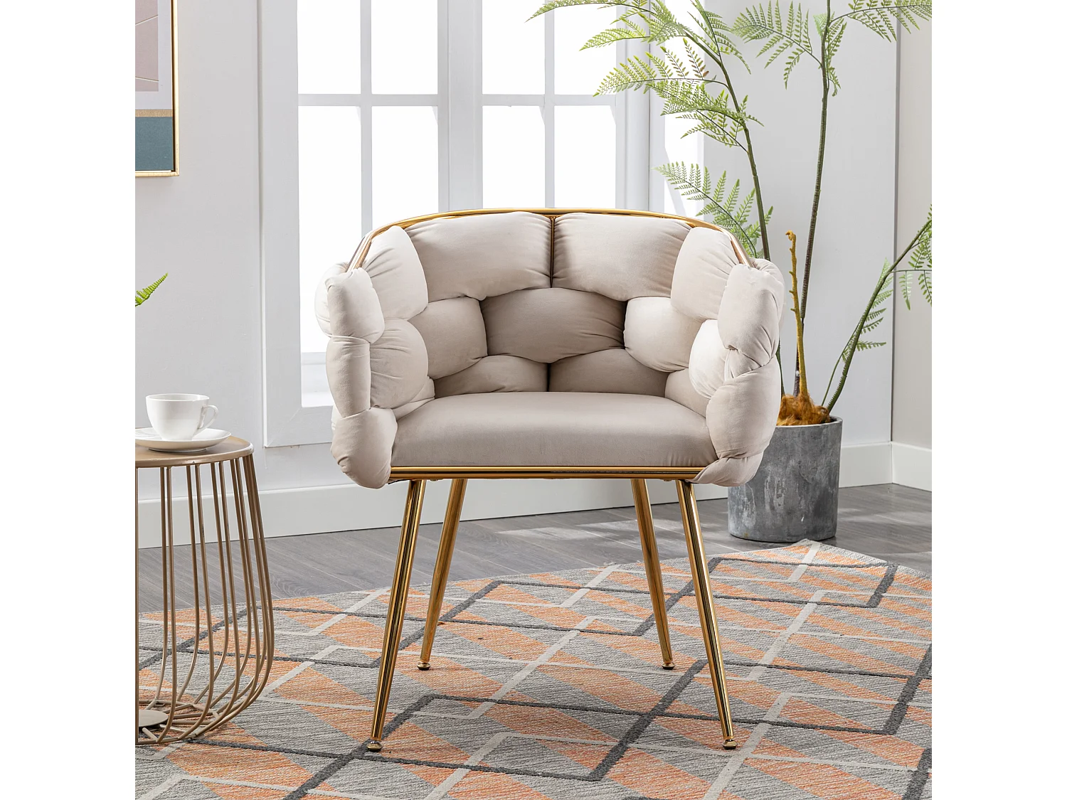 Chaise en velours beige avec cadre en métal doré - Pour chambre, salon, salle à manger