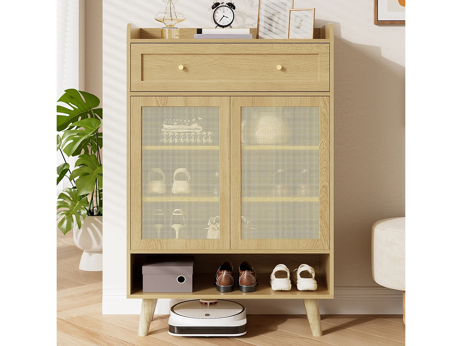 Sapateira em rattan com 2 portas e 1 gaveta – Tom natural claro 80 × 35 × 105 cm